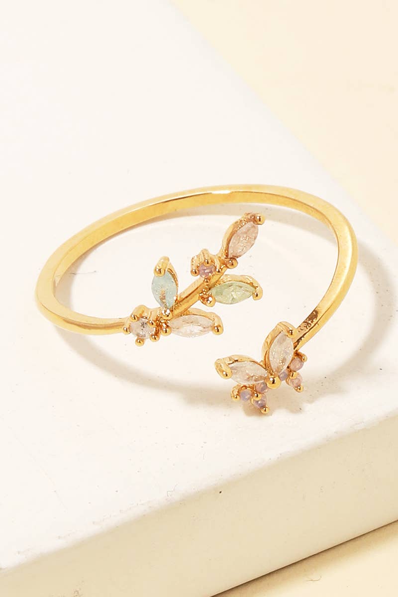 Frosted Stone Leaf Twist Ring in Gold